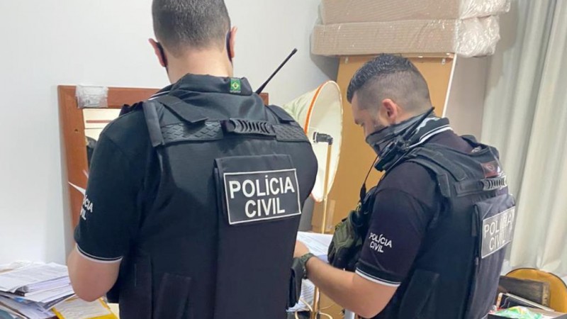 Na ação foram apreendidos documentos, computadores, mídias e telefone celulares - Foto: Polícia Civil - Divulgação