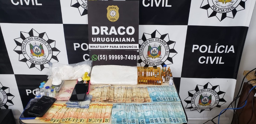 Polícia Civil apreendeu droga, dinheiro e celulares na operação - Foto: Divulgação/Polícia Civil