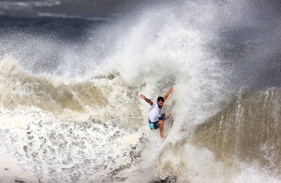 Potiguar é campeão olímpico ao derrotar o japonês Kanoa Igarashi na final do surfe masculin Foto: Reprodução