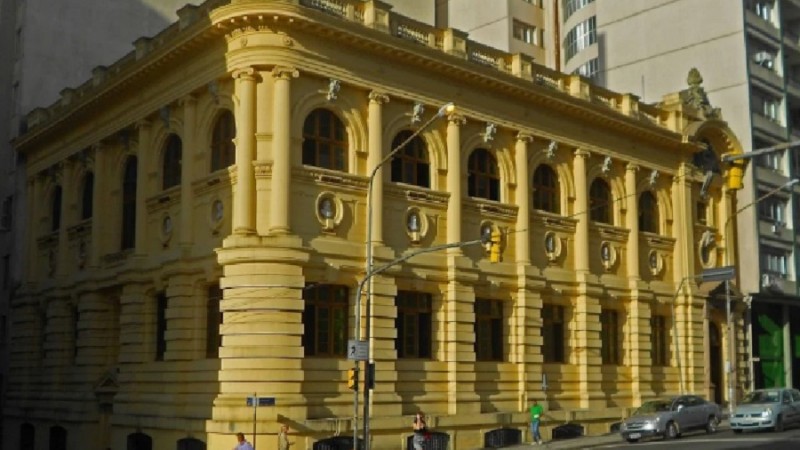 Biblioteca Pública do Estado fica na rua Riachuelo esquina com a General Câmara, no Centro da capital - Foto: Secom / Arquivo