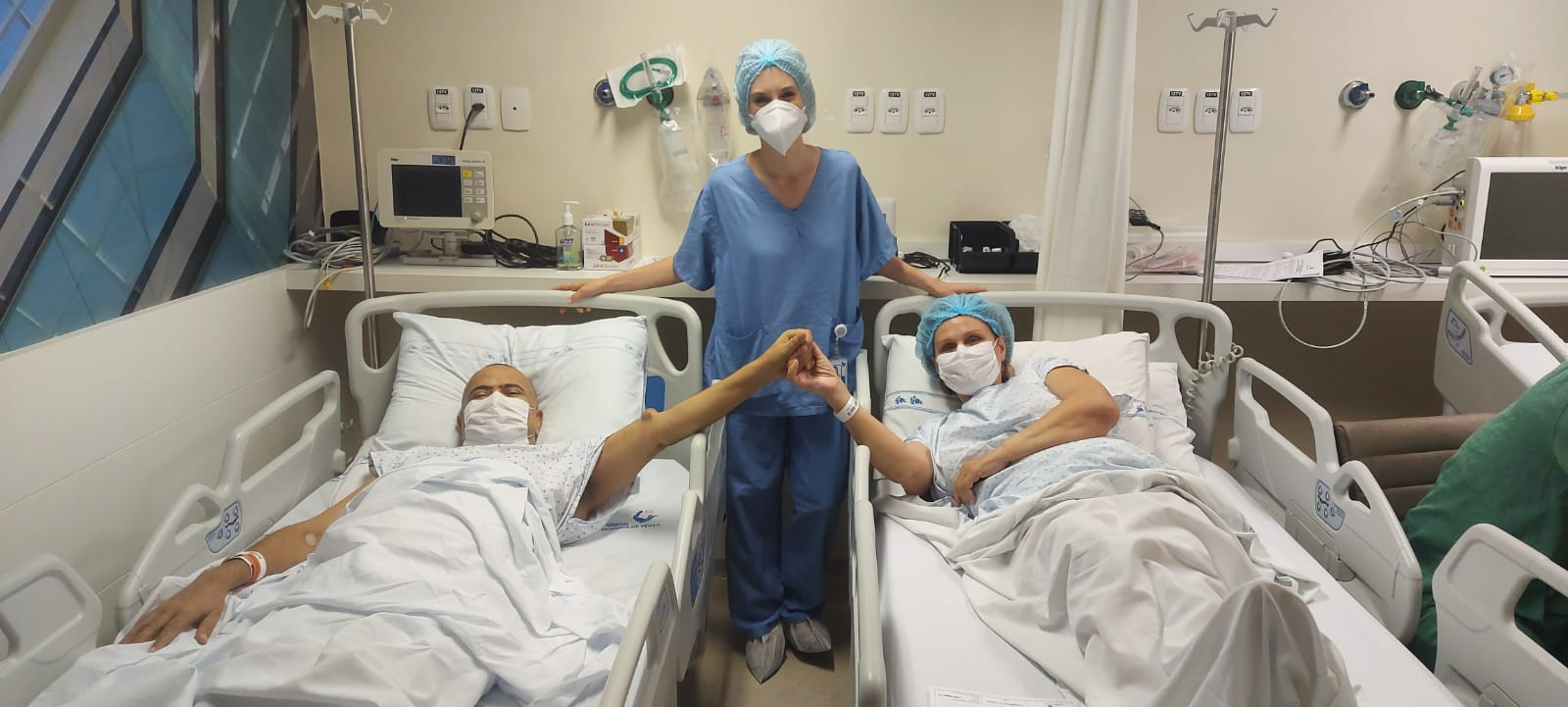  Gelson Luis Pires e sua esposa Rejane Maria Fresee Pires comemoram o sucesso do transplanteCrédito fotos: Divulgação Hospital Moinhos de Vento