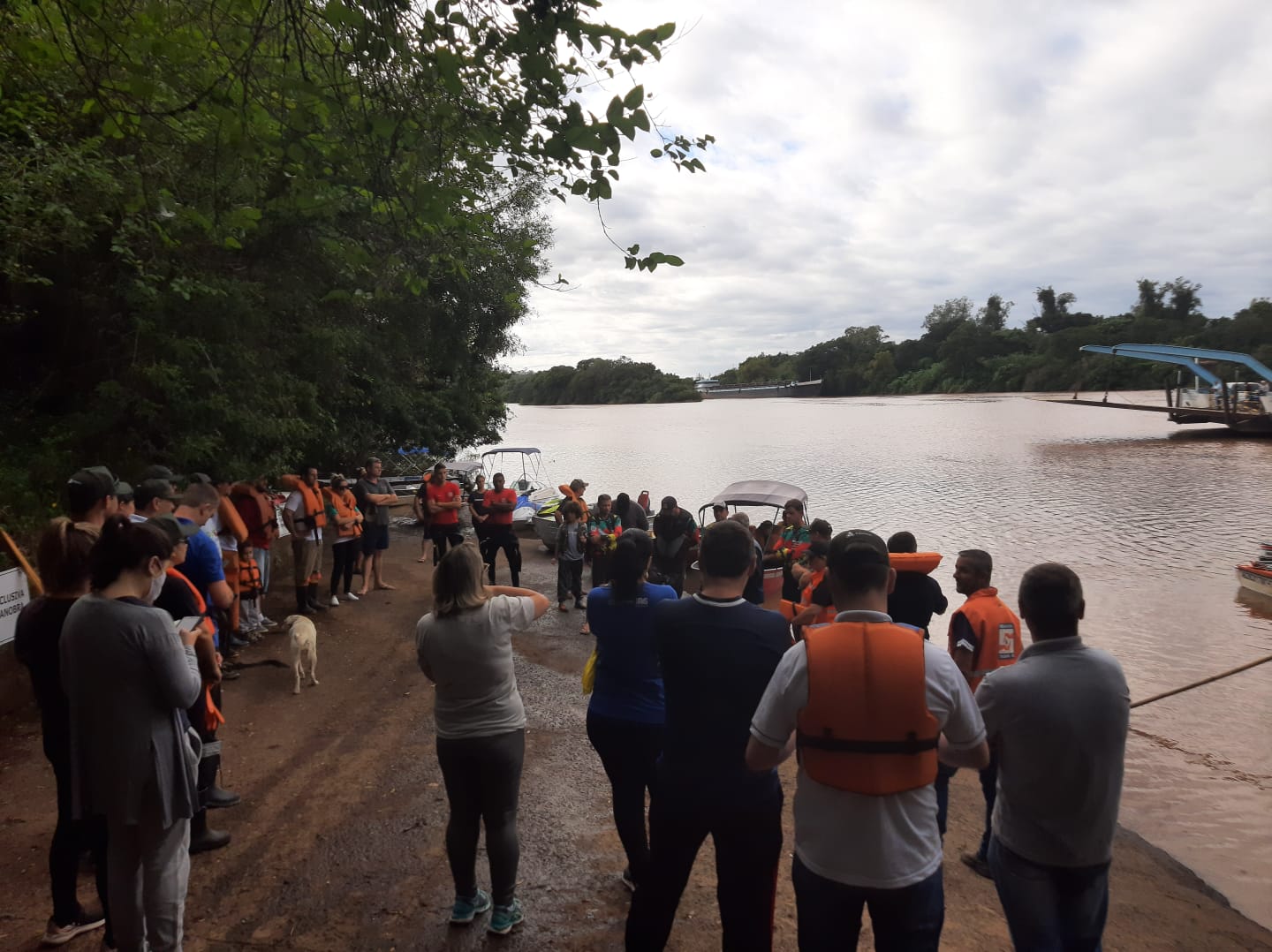 Foto divulgação: Limpeza do rio Taquari: Anualmente, voluntários se mobilizam em prol da ação, que beneficia toda a comunidade