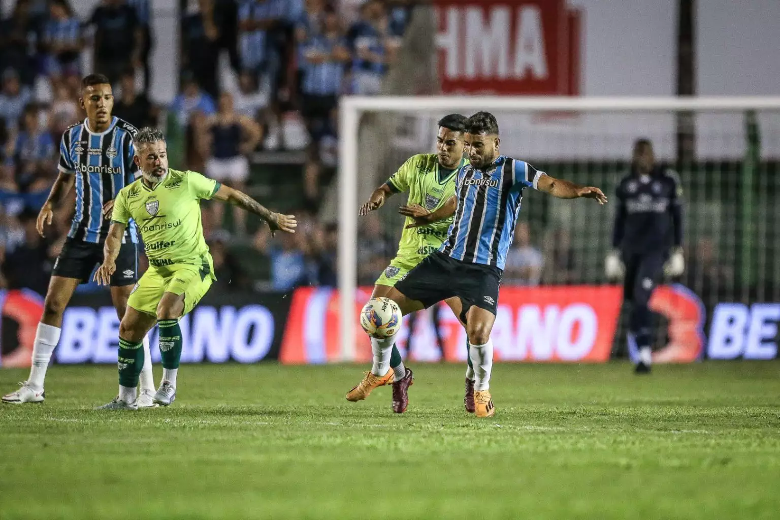 Vitória mantém o time da Capital na liderança do Gauchão. (Foto: Lucas Uebel/Grêmio FBPA)
