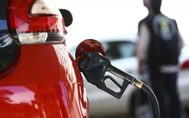 Os preços médios dos combustíveis nos postos de abastecimento no Brasil ficaram praticamente estáveis na semana de 17 a 23 de março. Foto: Marcelo Camargo/Agência Brasil