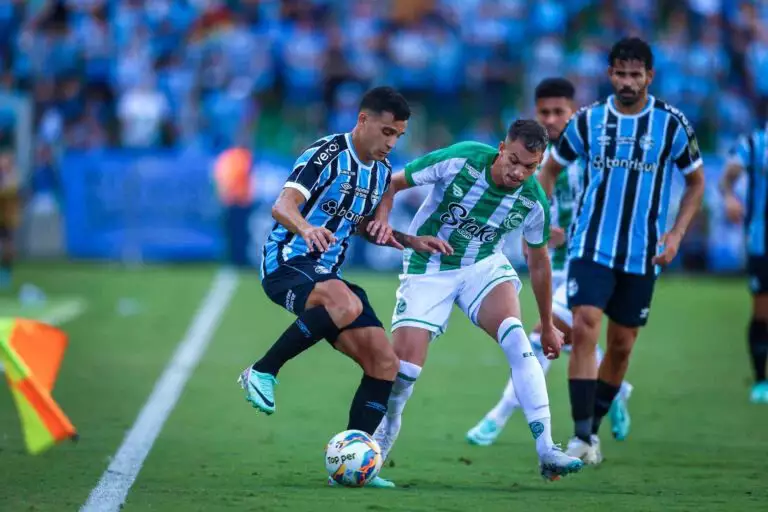 Cristaldo, Diego Costa e Nathan Fernandes marcaram os gols gremistas. (Foto: Lucas Uebel/Grêmio FBPA)
