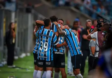 Diego Costa fez dois gols e teve ótima atuação na partida. Foto: Lucas Uebel/Grêmio
