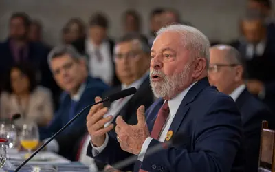"Não vamos transformar escolas em prisão", diz Lula 
