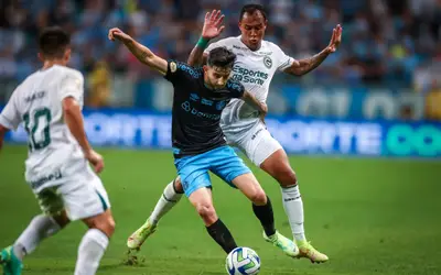 Vitória de 2 a 1 sobre o Goiás garante o Grêmio na próxima edição da Libertadores
